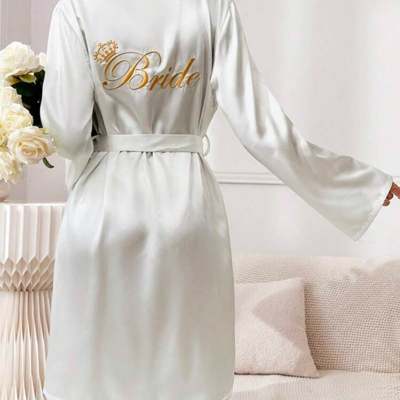 Elegant White Satin Bride Robe - Picture 1 of 1